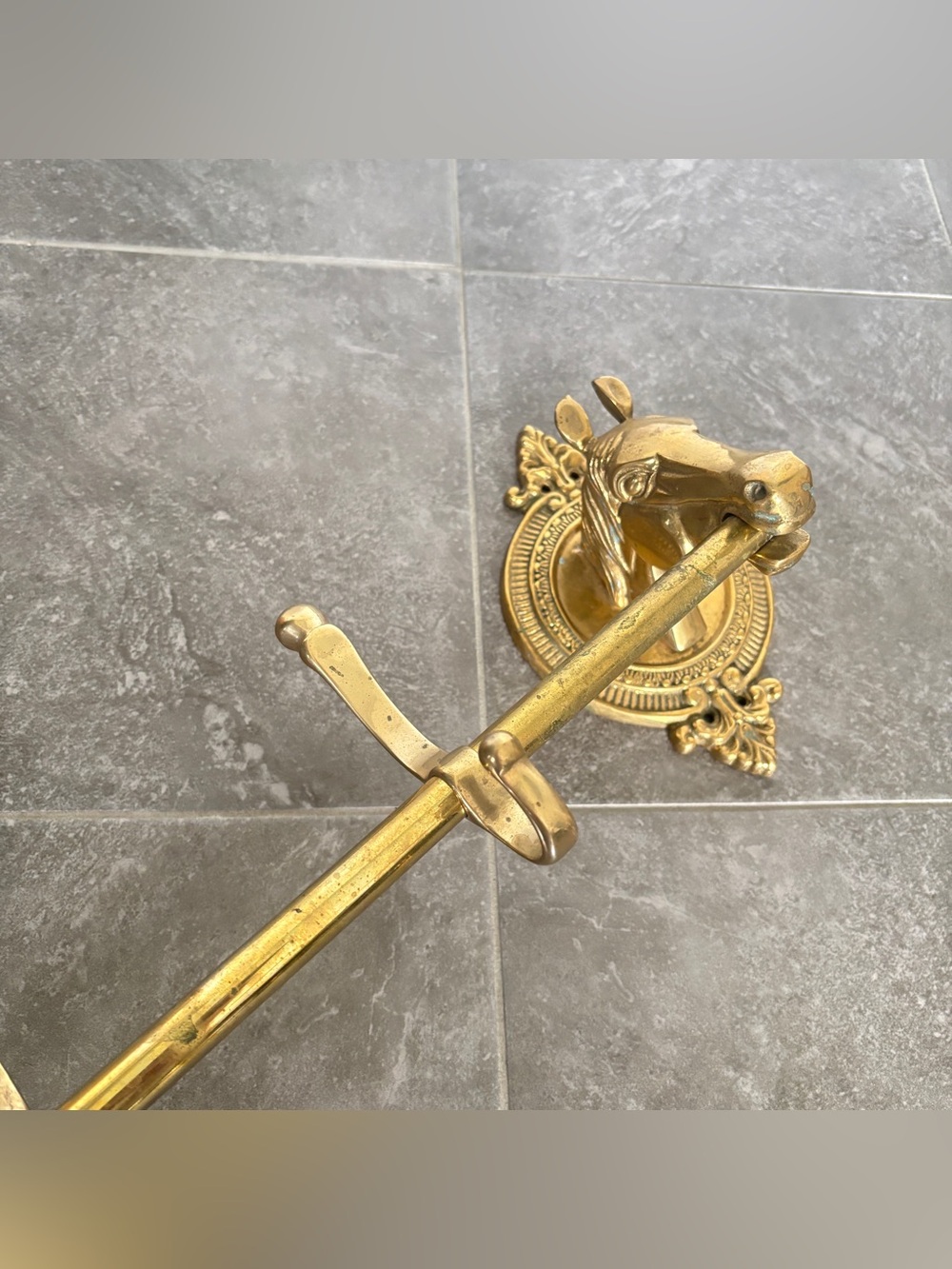Vintage 3.5 ft Brass Horse Head Tack Rack Coat Rack, Equestrian Entryway 5 Hooks - Picture 8 of 16